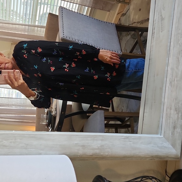 Old Navy - Picture 2 of 6